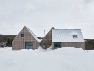 Тройной сельский дом в Канаде