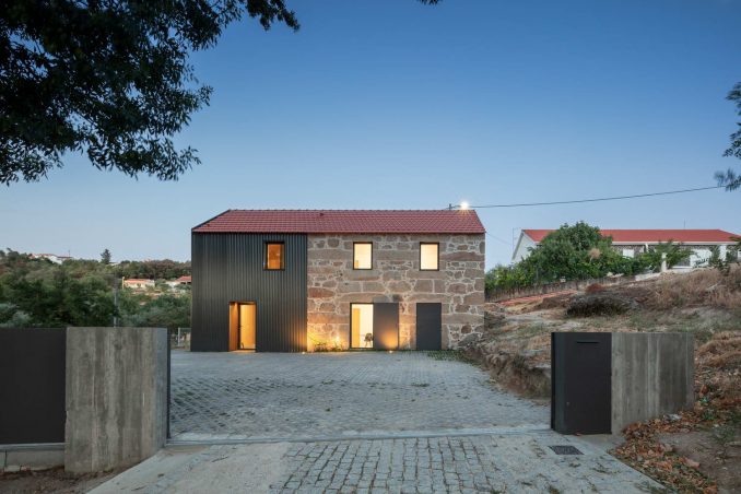 Расширение старого дома в Португалии 