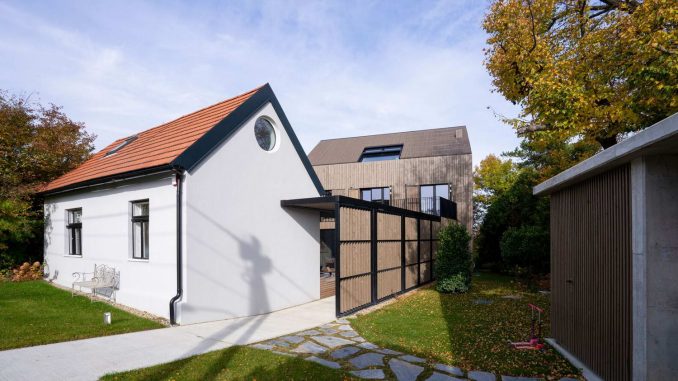 Два дома и двор в Австрии