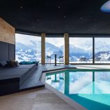 Современное альпийское шале с бассейном в Австрии