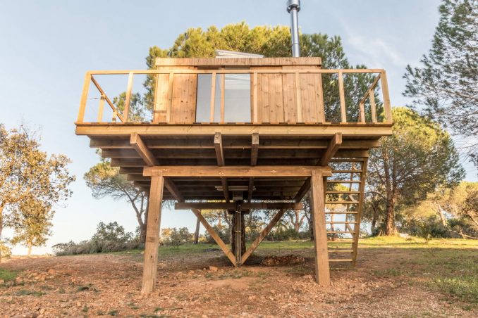 Дачный домик в стиле "Tree House" в Португалии 